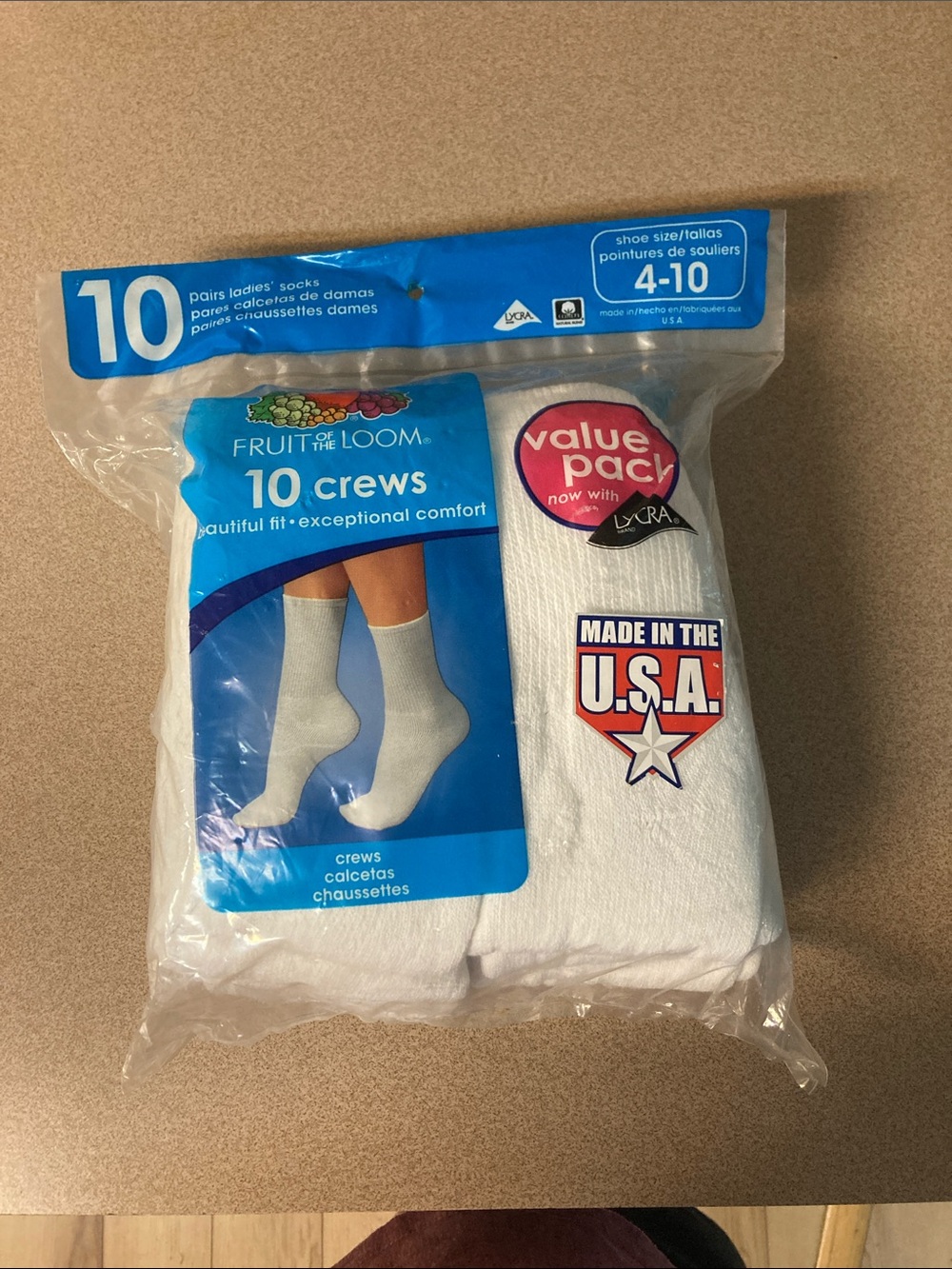 Fruit of the Loom ladies White Crew Socks Value Pack - 10 Pairs